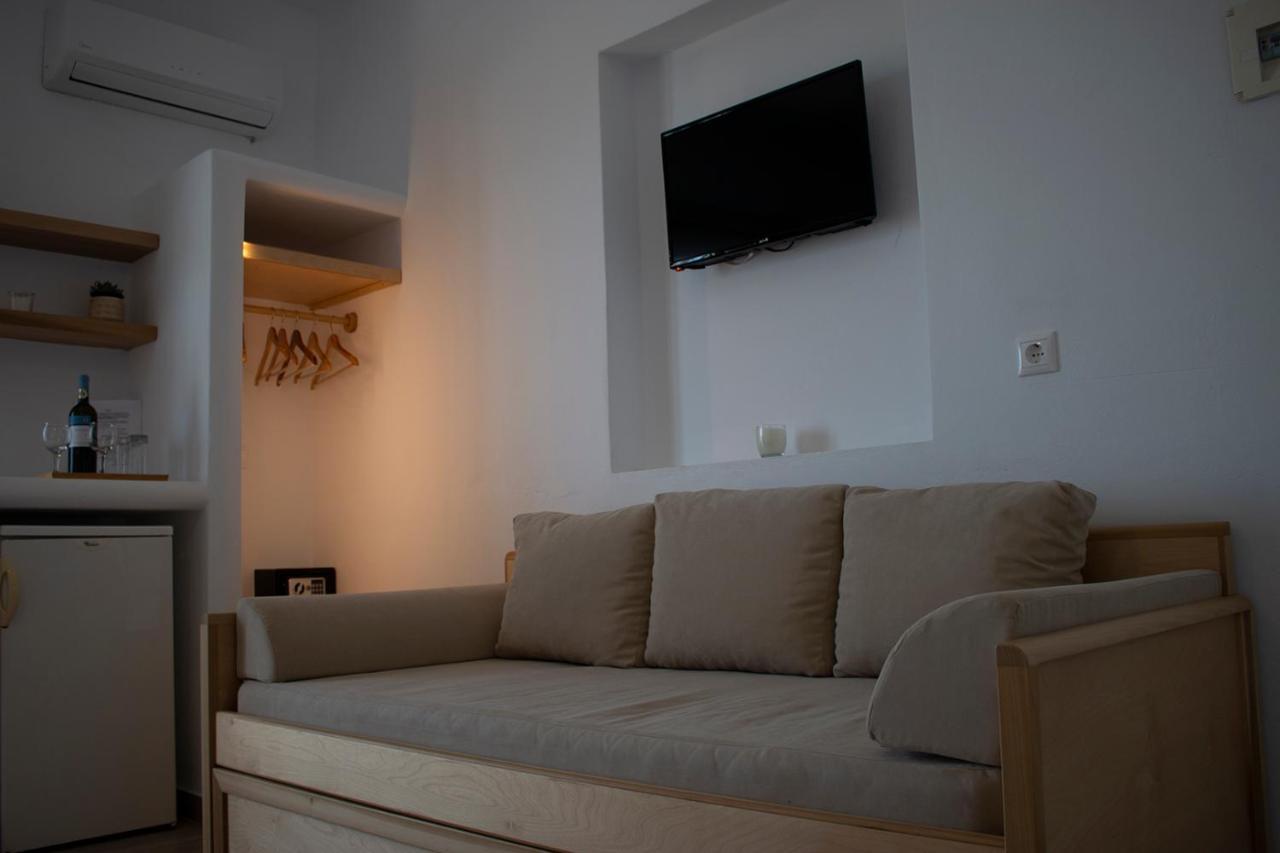 Agnadema Luxury Residences Schoinoussa Exterior foto